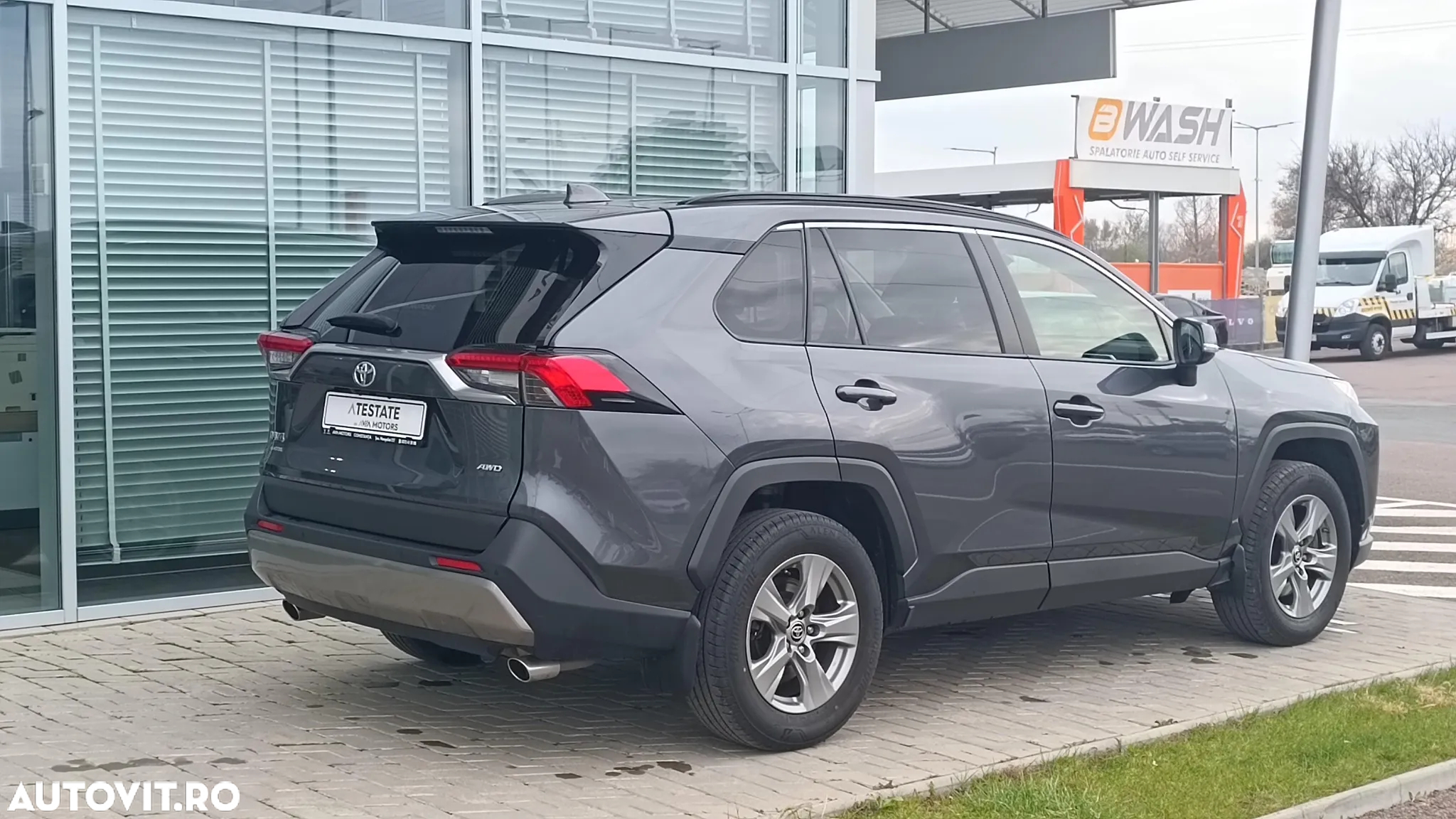 Toyota RAV4 - 6