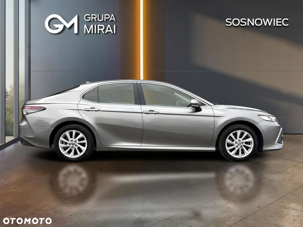 Toyota Camry 2.5 Hybrid Comfort CVT - 6