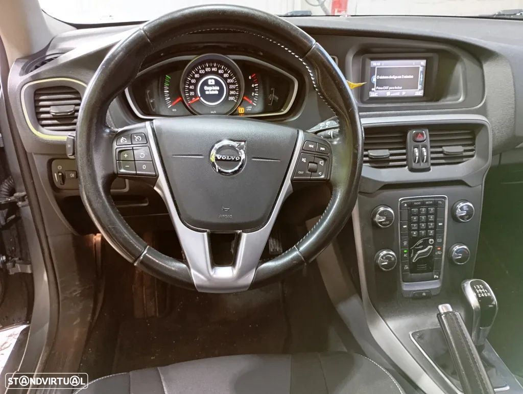 Volvo V40 2.0 D3 Momentum - 6