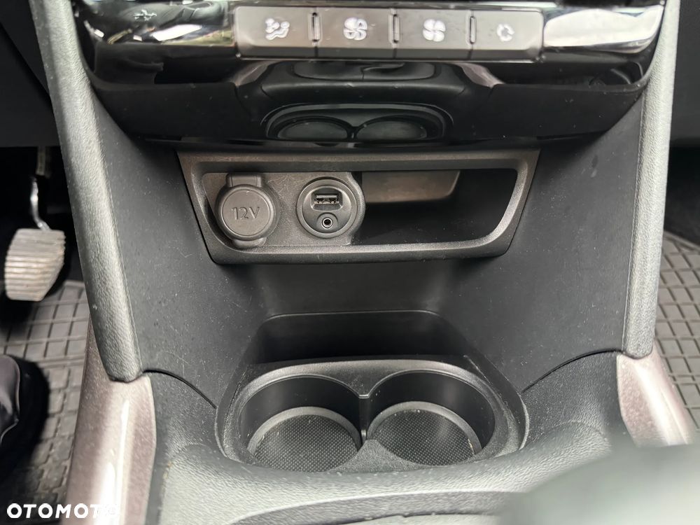 Peugeot 2008 1.2 Pure Tech Style S&S - 20