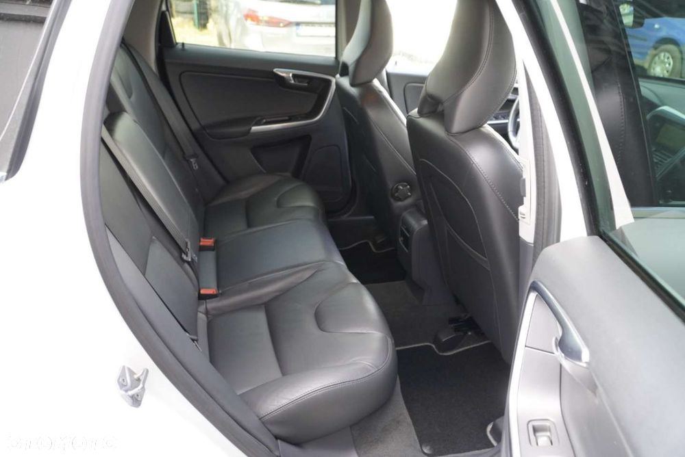 Volvo XC 60 D4 Geartronic Kinetic - 13