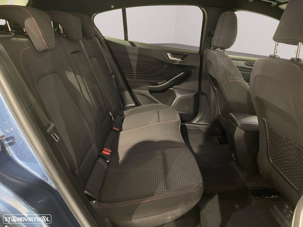 Ford Focus 1.0 EcoBoost MHEV ST-Line - 18