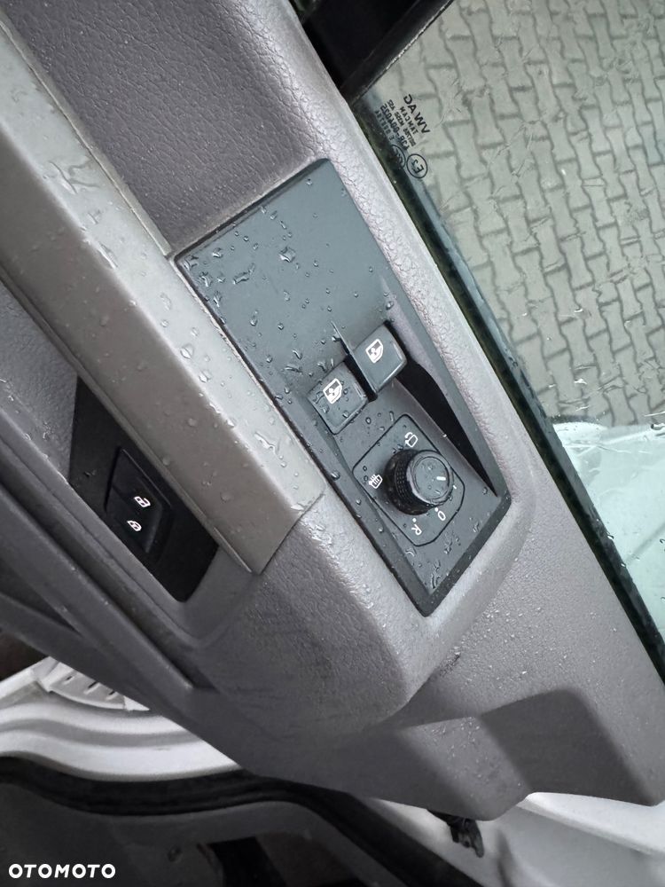 Volkswagen CRAFTER FOTEL PNEUMATYCZNY KAMERA NAWIGACJA KLIMATYZACJA TEMPOMAT, świeżo sprowadzony, OKAZJA !!!! - 13