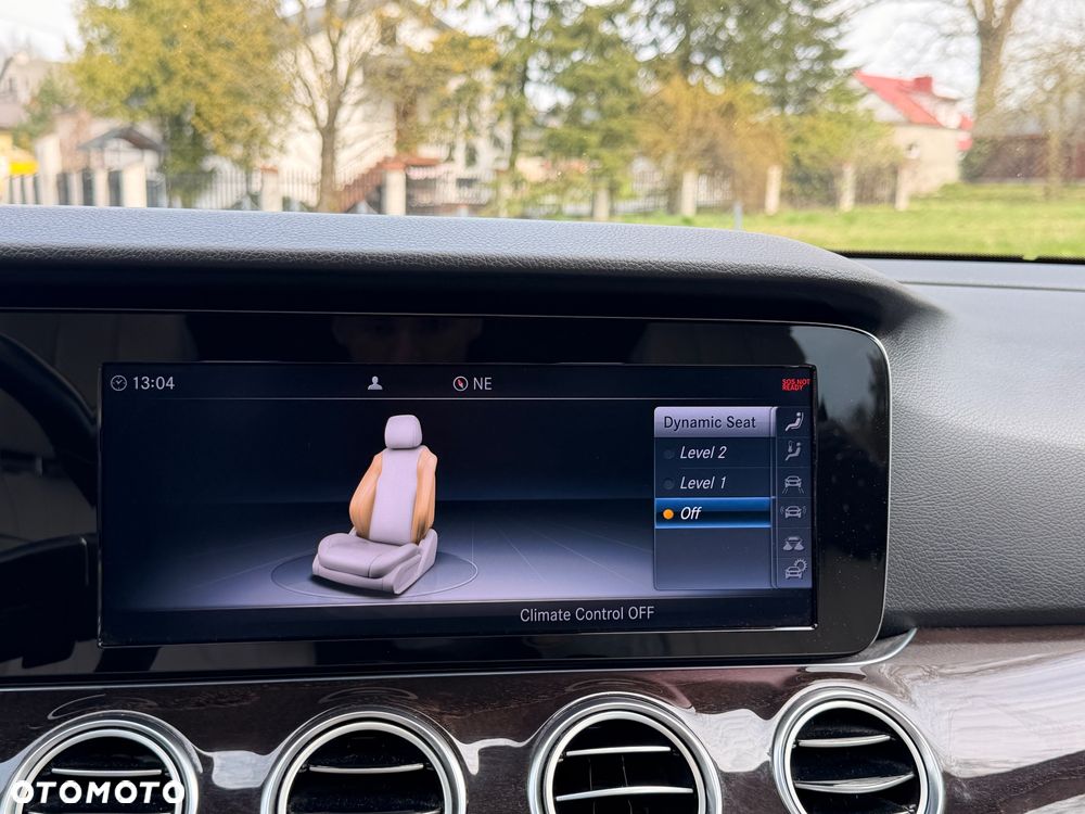Mercedes-Benz Klasa E 300 9G-TRONIC AMG Line - 24