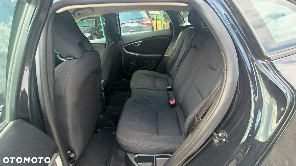 Volvo V40 - 16