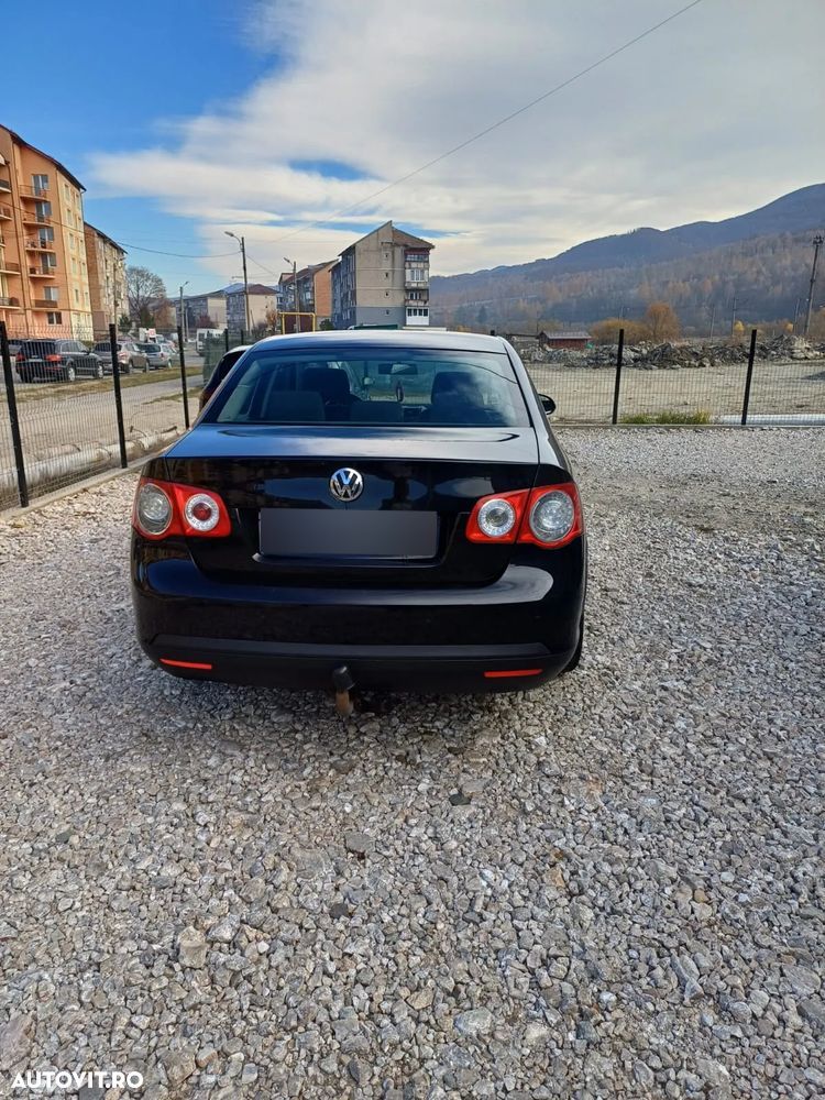 Volkswagen Jetta - 2