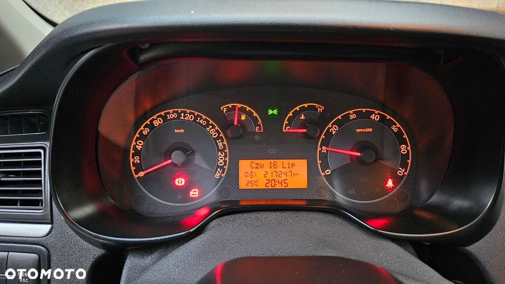 Fiat Linea 1.4 Dynamic - 24