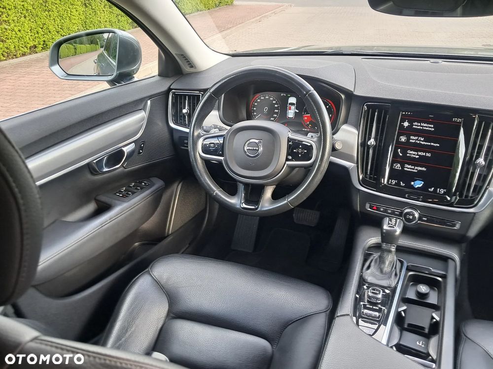 Volvo V90 D4 Geartronic Momentum - 17