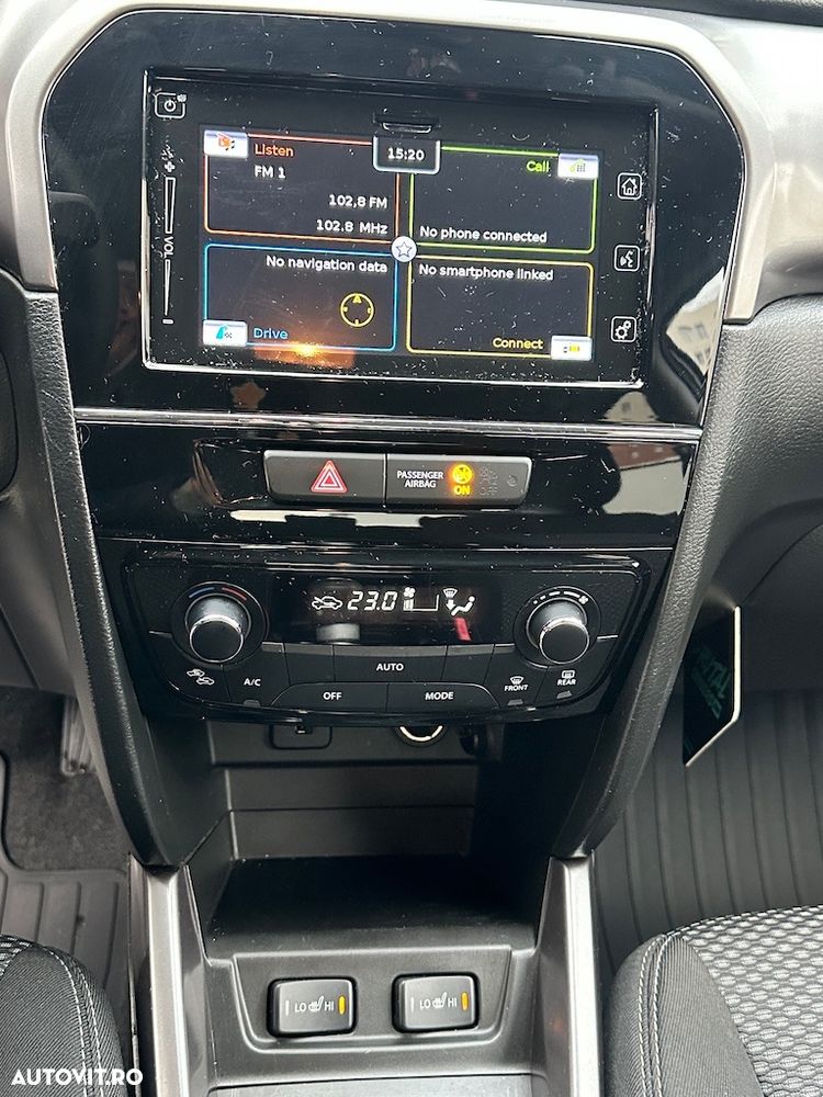 Suzuki Vitara 1.4 Boosterjet MHEV Luxus - 12