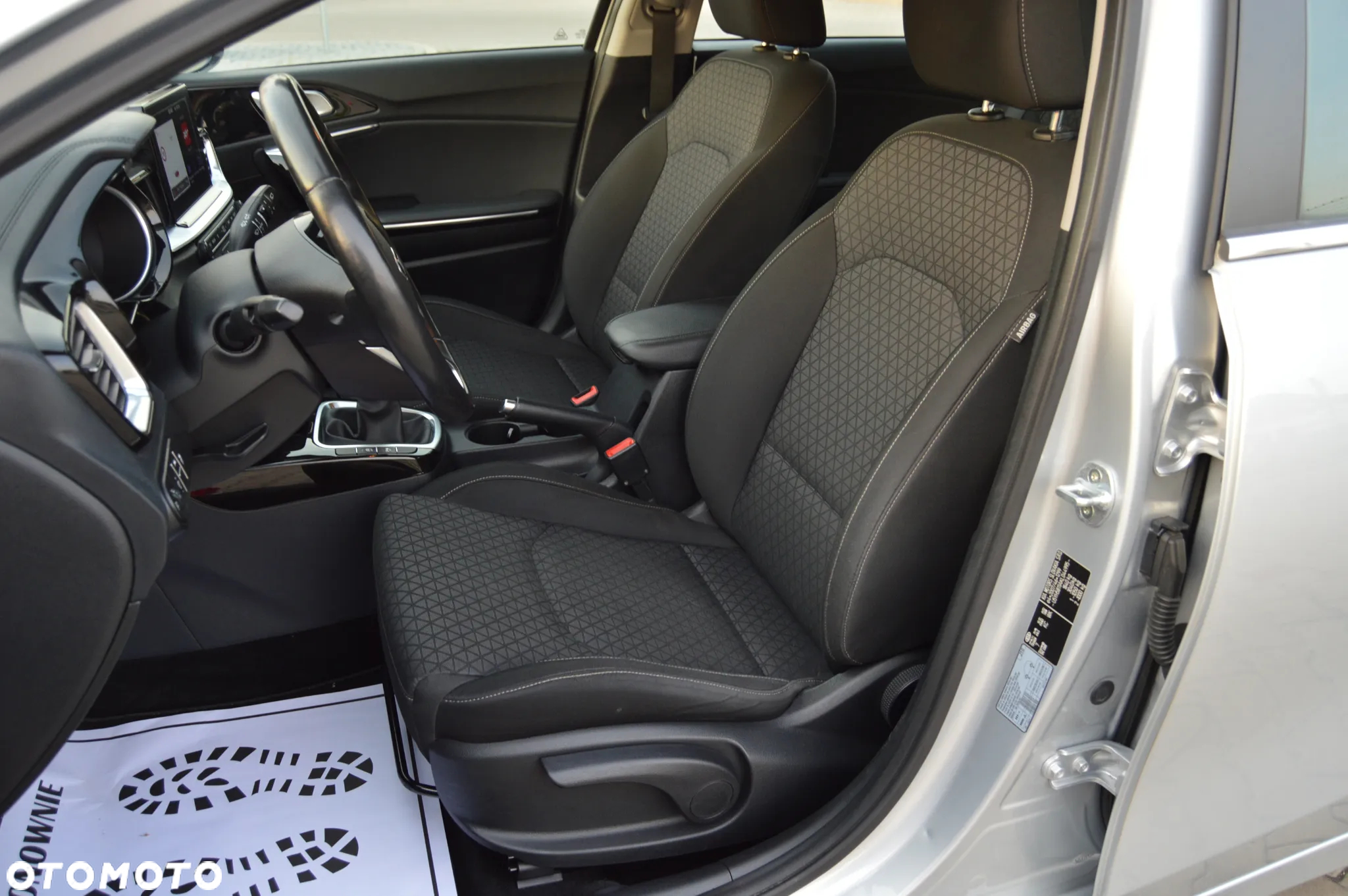 Kia Ceed 1.0 T-GDI SW ISG Platinum Edition - 29