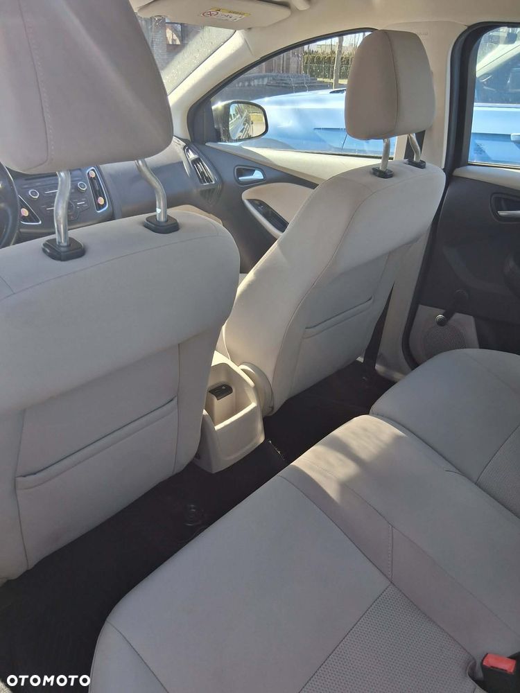 Ford Focus 1.6 SYNC Edition - 4