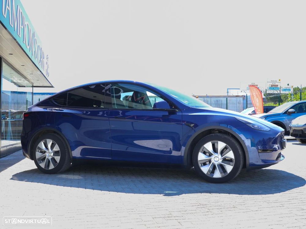 Tesla Model Y Standard RWD - 3
