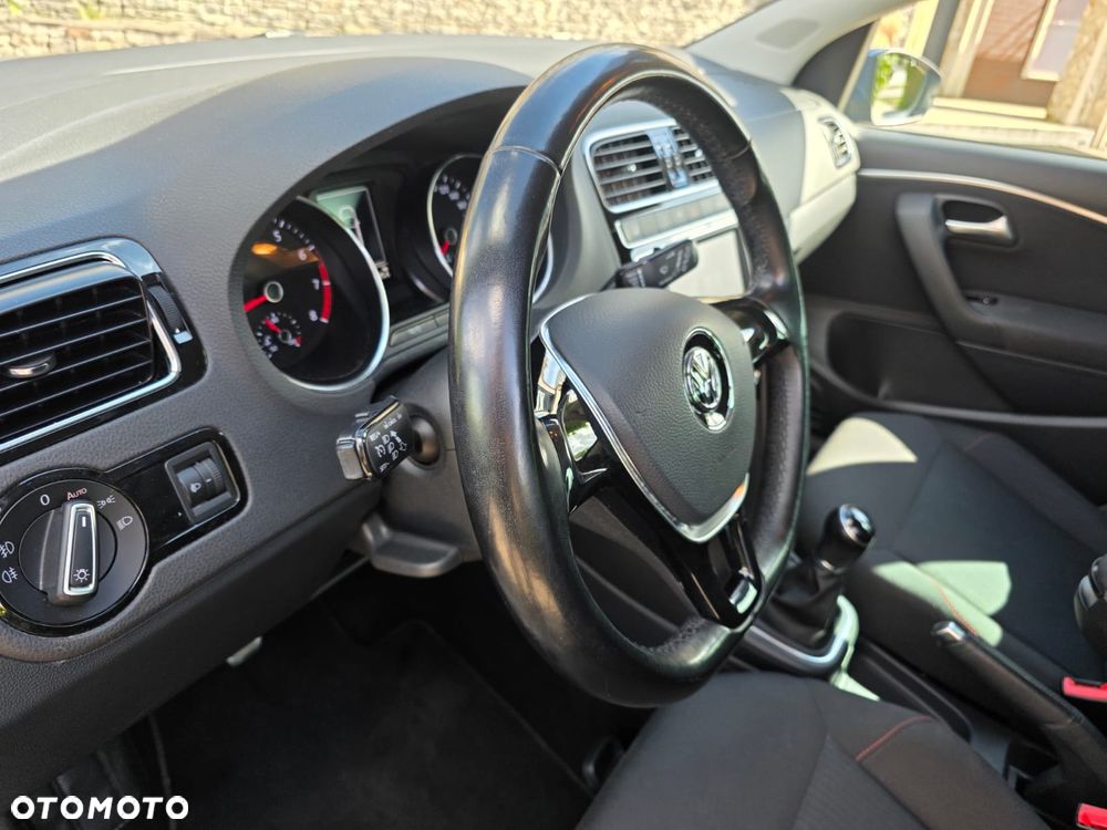Volkswagen Polo 1.0 Blue Motion Technology beats - 15