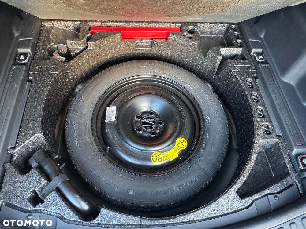 Land Rover Discovery Sport 2.0 SD4 HSE Luxury - 27