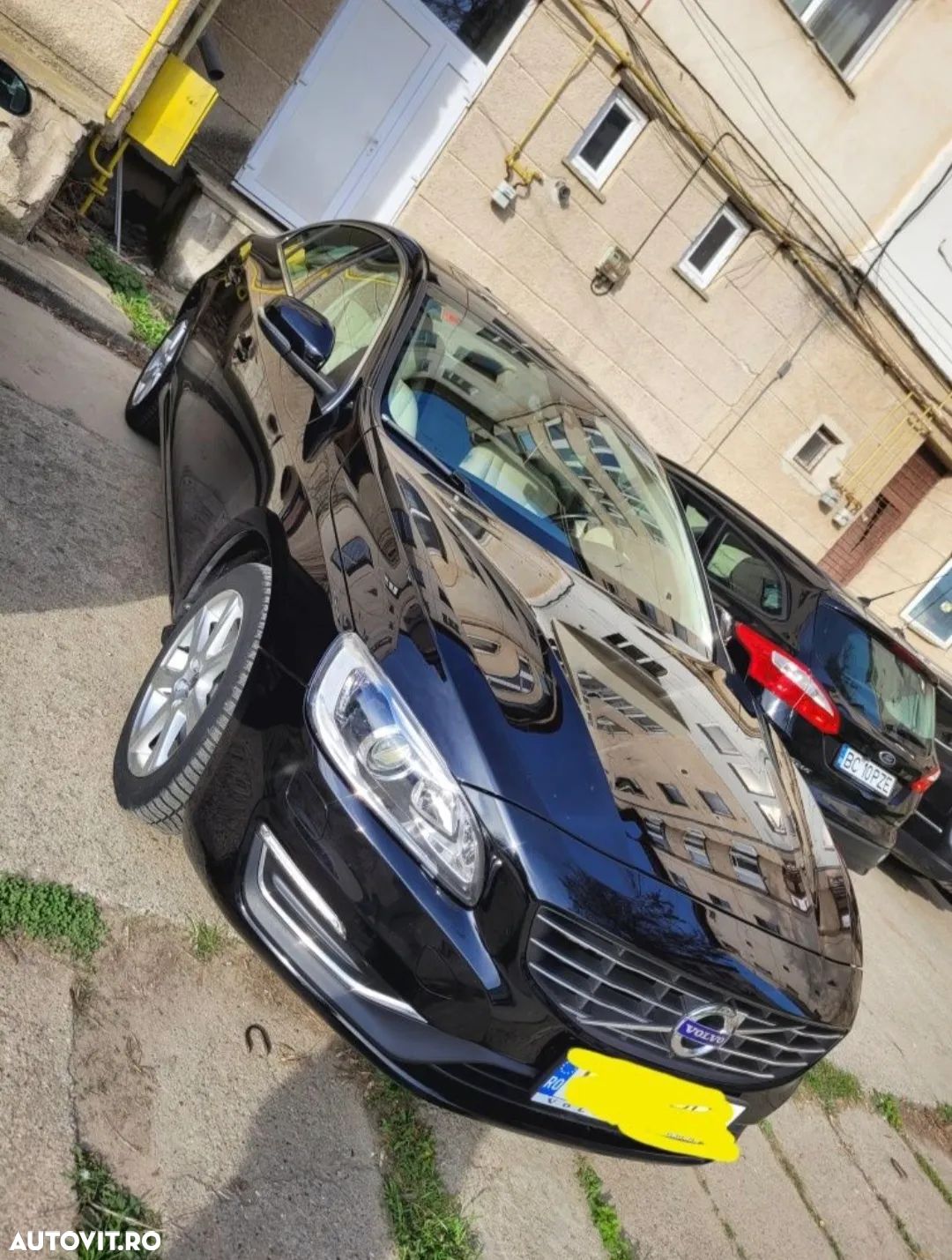 Volvo S60 T3 Momentum - 1