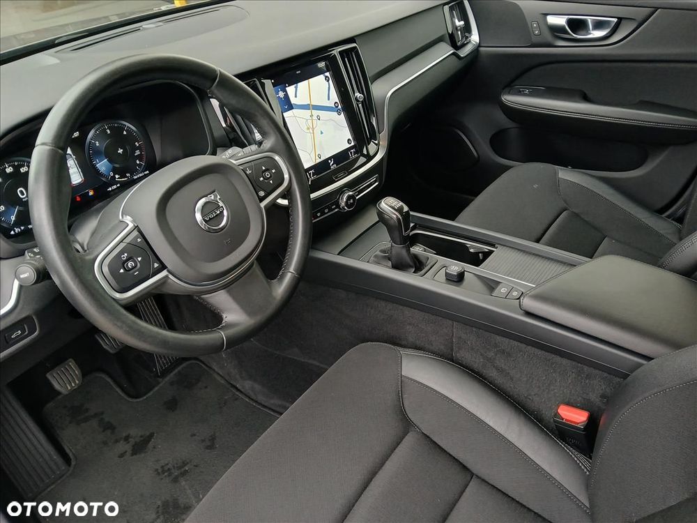 Volvo V60 D3 Momentum Pro - 7