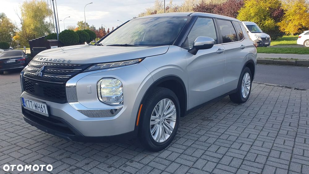 Mitsubishi Outlander 2021 photo 2