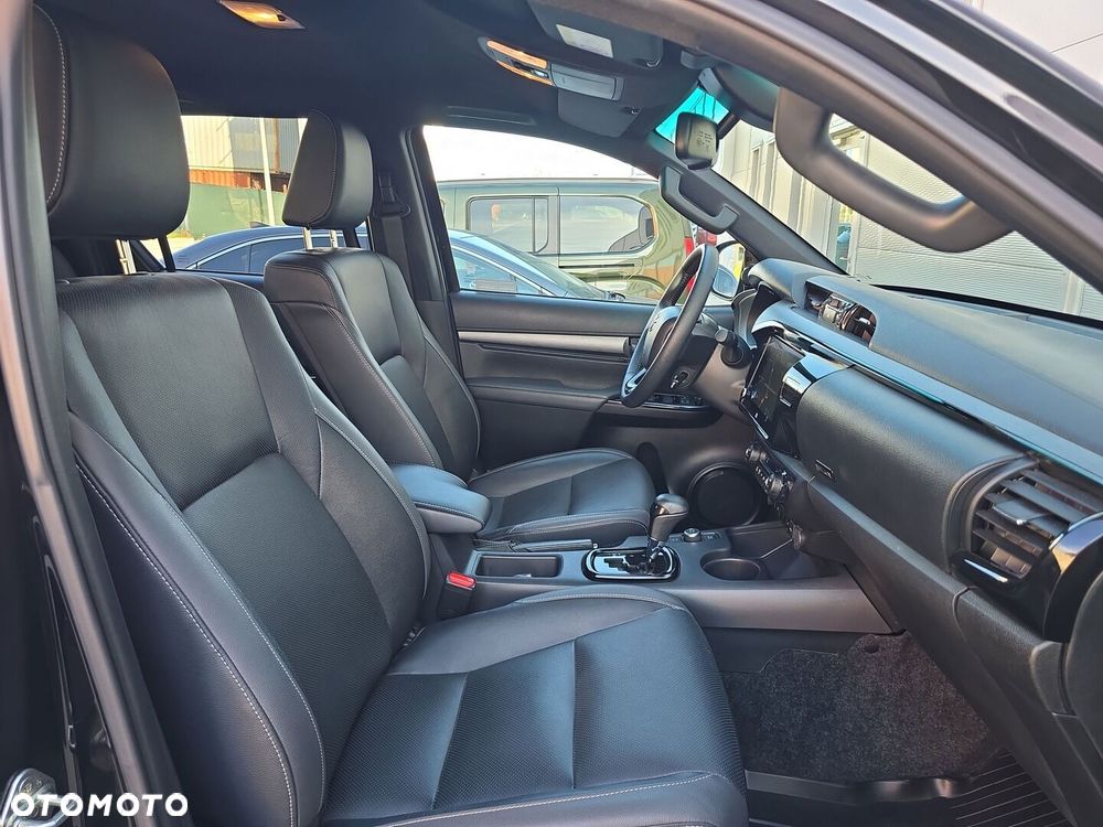 Toyota Hilux 2.8 D-4D mHEV Double Cab Invincible 4x4 - 16