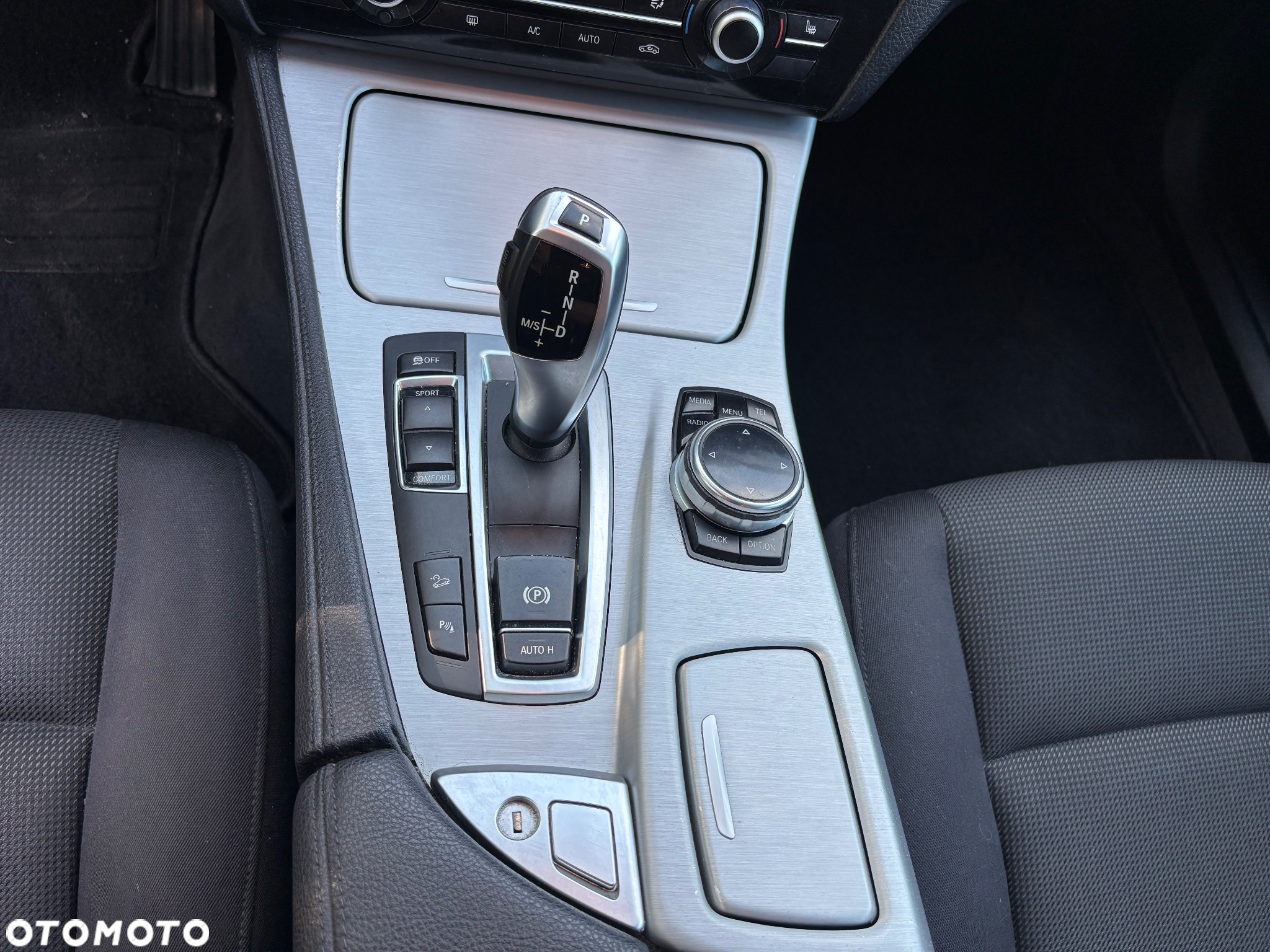 BMW Seria 5 525d xDrive - 15