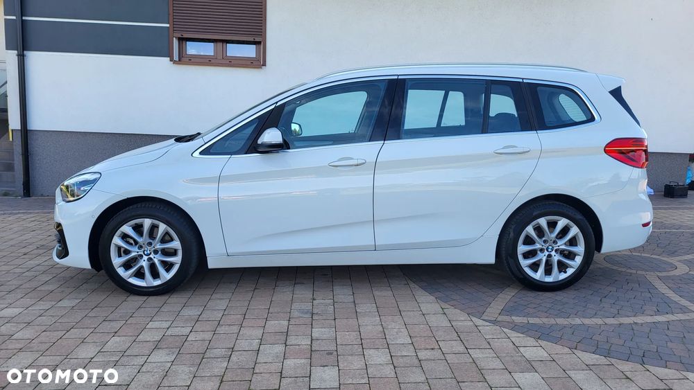 BMW Seria 2 218d - 8