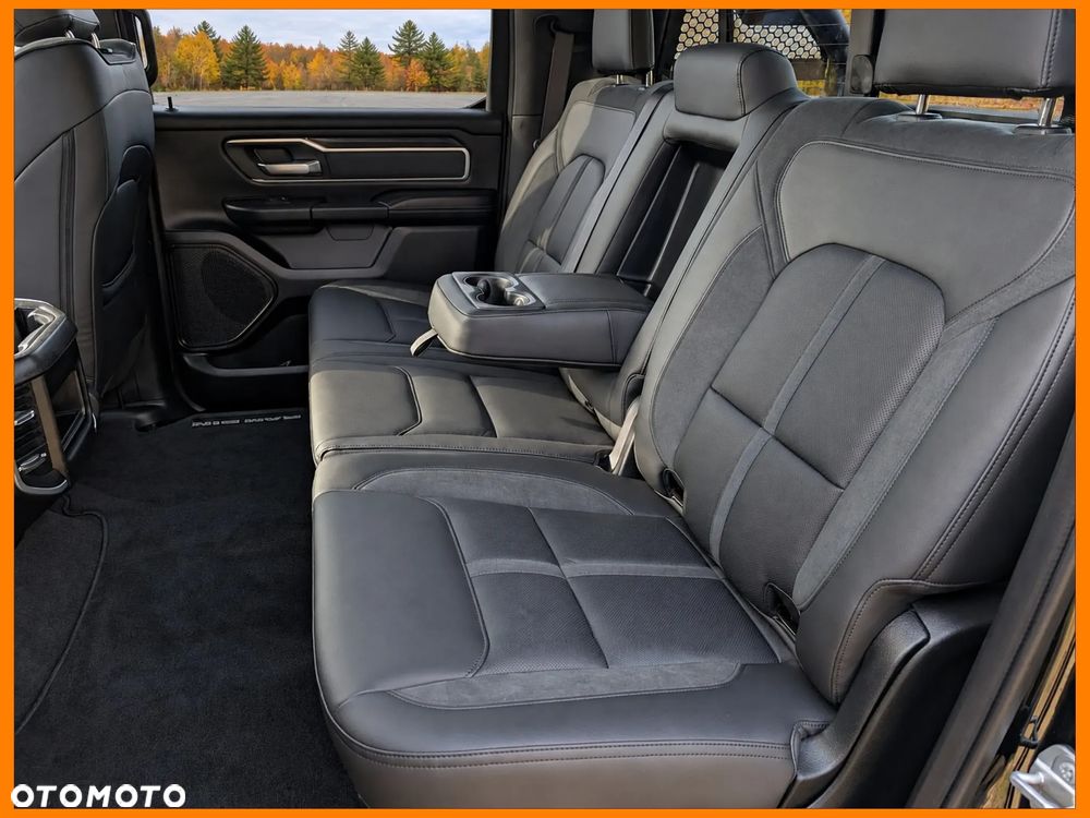 RAM 1500 Crew Cab Shortbed Bighorn - 17