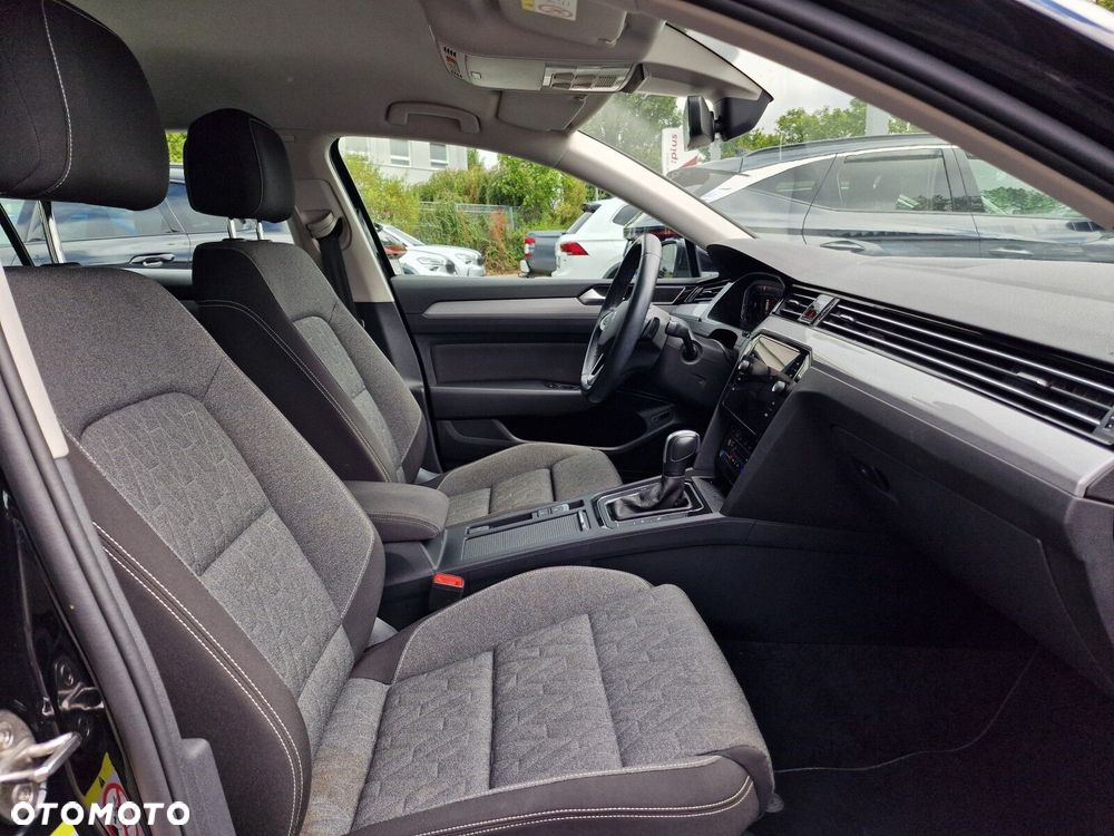 Volkswagen Passat Variant 2.0 TDI EVO Business DSG - 17
