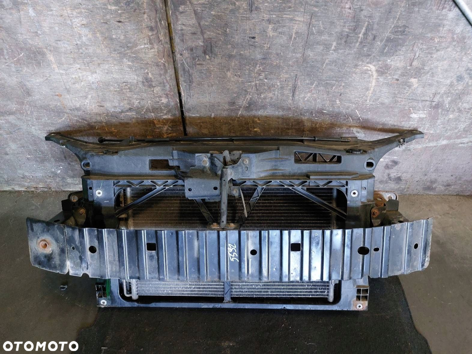 ZDERZAK LAMPA PRAWY + LEWY PRZÓD PAS PRZEDNI MAZDA 3 I 16W - 9