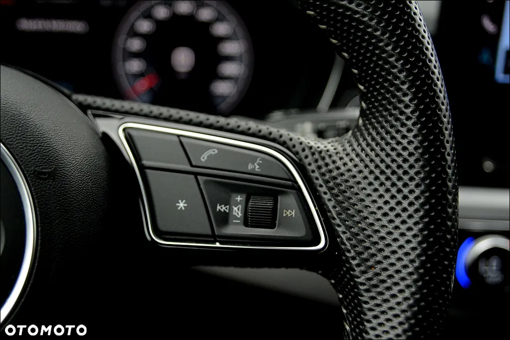 Audi A4 Avant 35 TFSI S tronic S line - 28