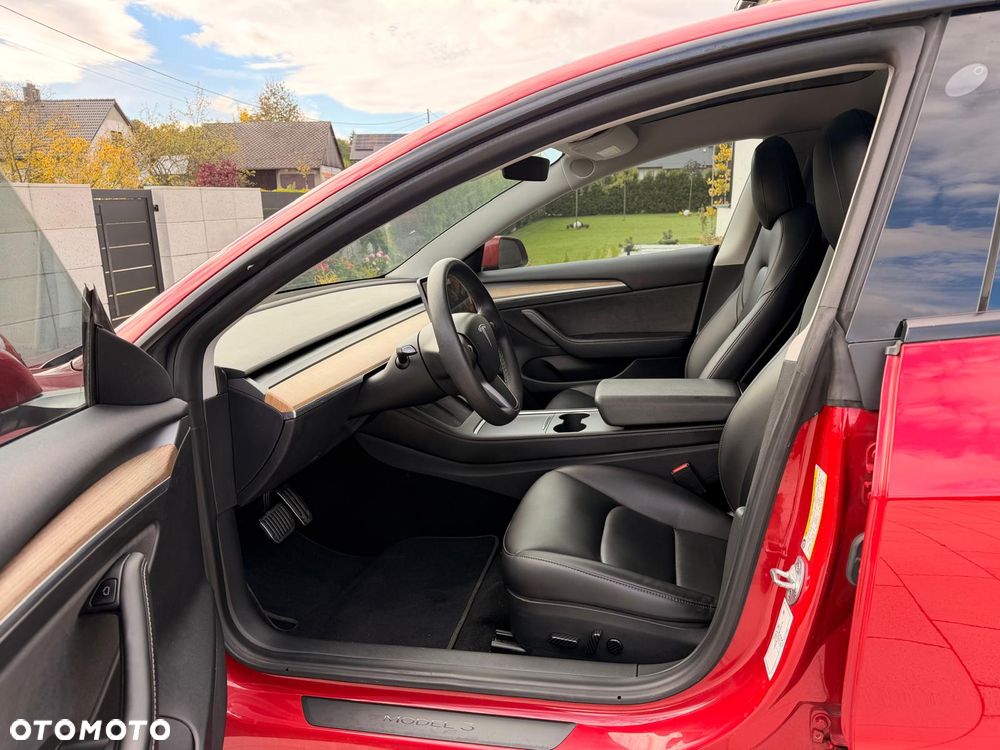 Tesla Model 3 - 21