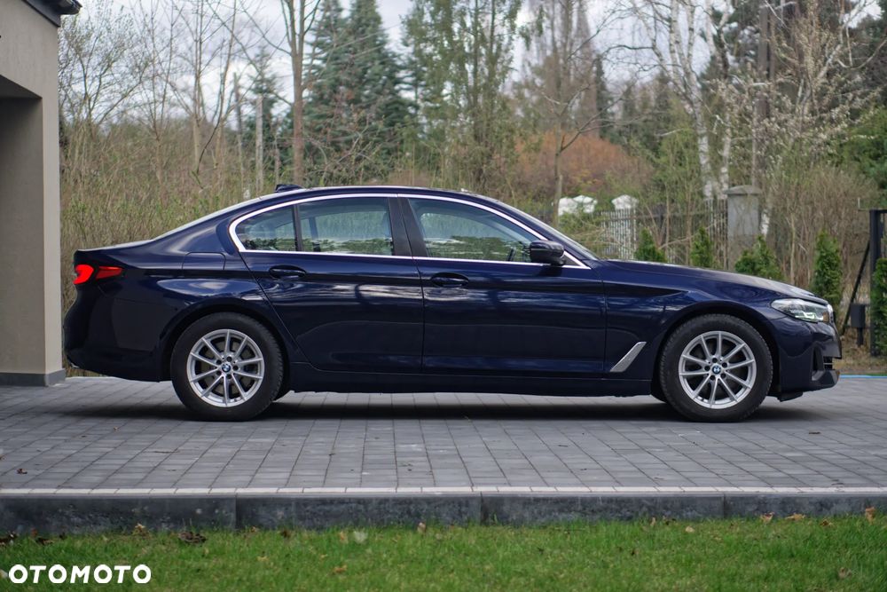 BMW Seria 5 520d xDrive - 8
