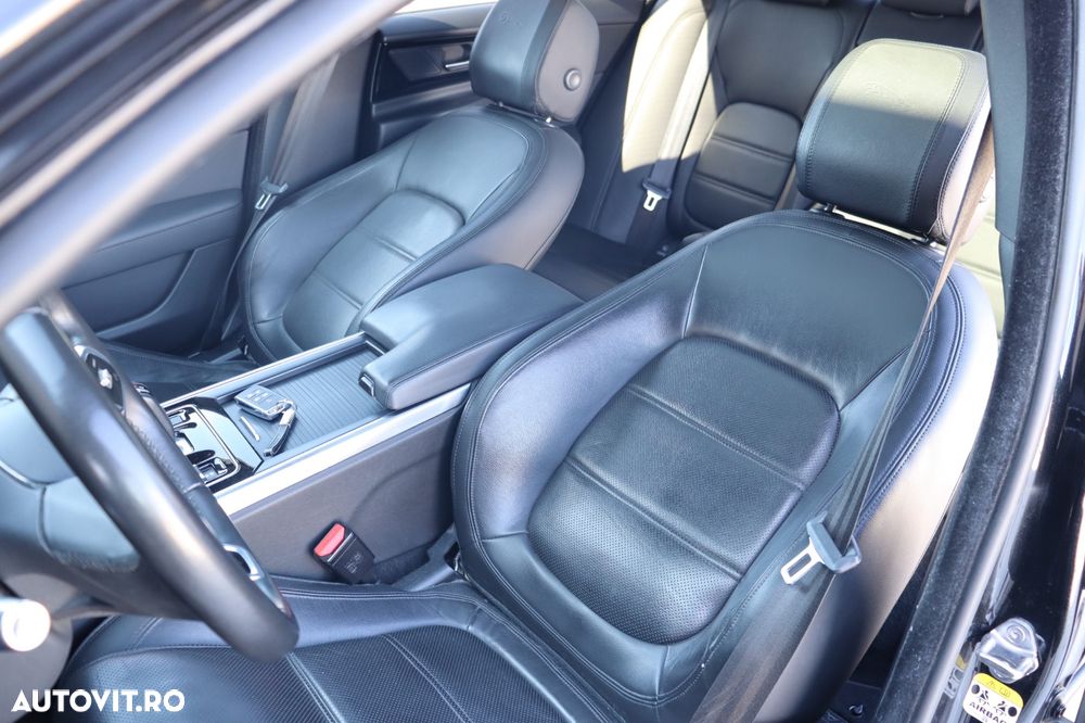 Jaguar XE D180 Aut. R-Dynamic S - 12