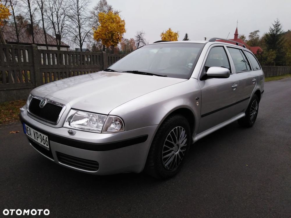 Skoda Octavia 2.0 Combi Ambiente 4x4 - 5