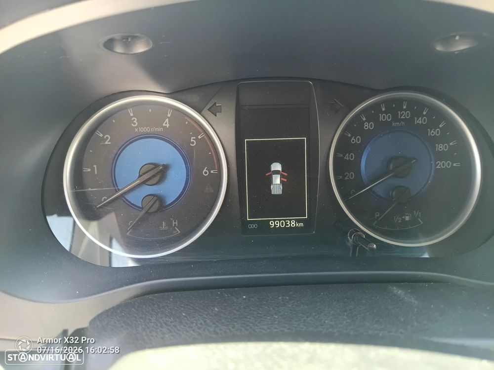 Toyota Hilux 2.4 D-4D 2WD CD Tracker - 29