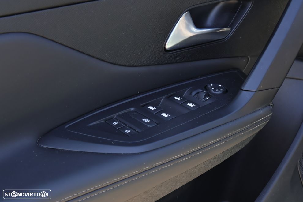 Peugeot e-308 SW 54 kWh Allure - 17