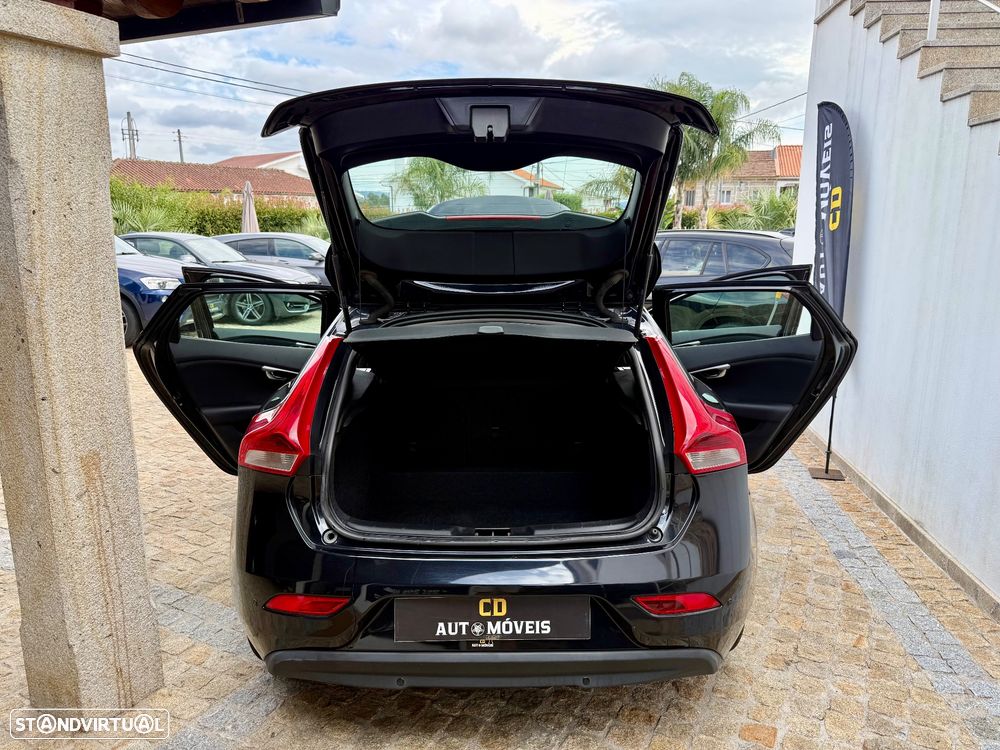 Volvo V40 D2 Kinetic - 33