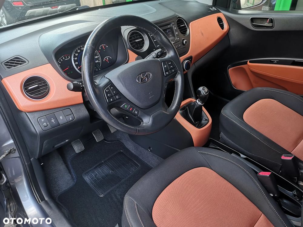 Hyundai i10 1.2 Fifa World Cup Edition - 12