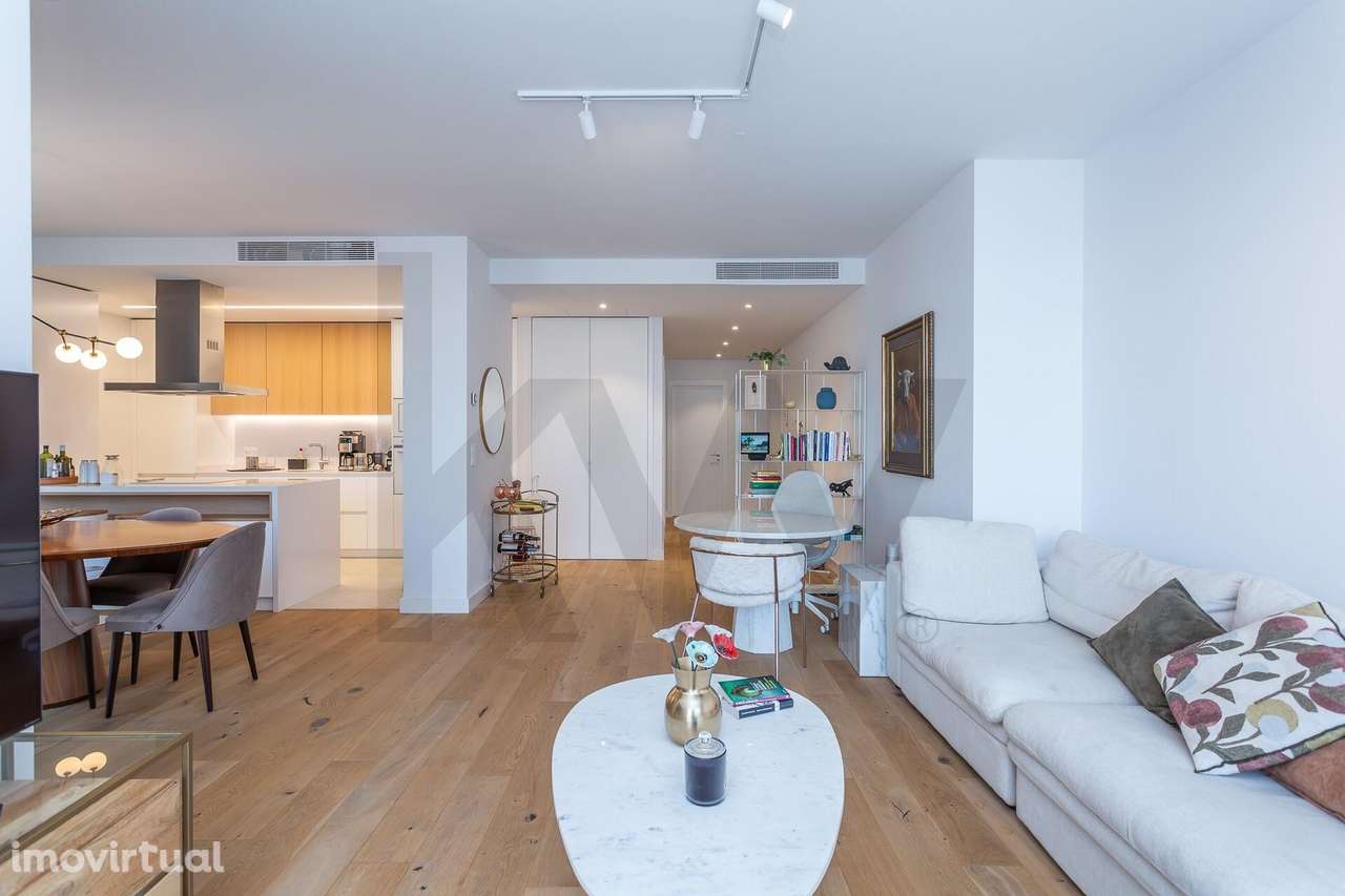 Apartamento T2 com Duas Suítes, Terraço e Garagem – Campolide, Lisboa - Grande imagem: 3/40