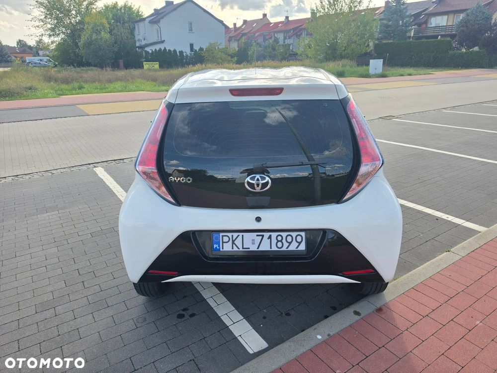Toyota Aygo x-play touch - 7