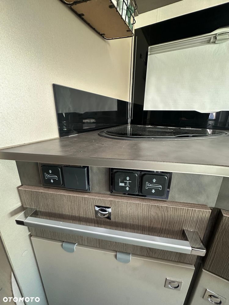 Ford CHAUSSON 720 Titanium Premium - 19