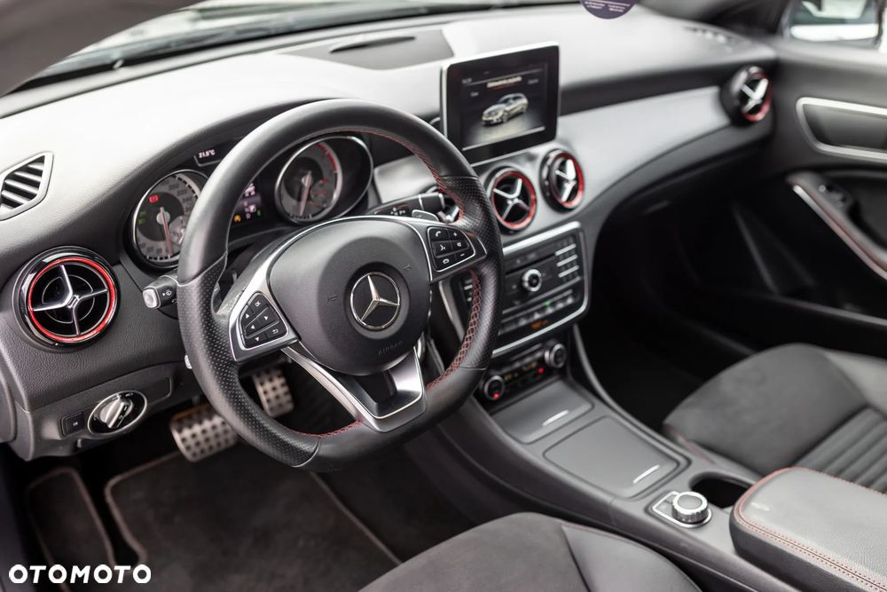 Mercedes-Benz CLA 250 4Matic 7G-DCT Sport - 10