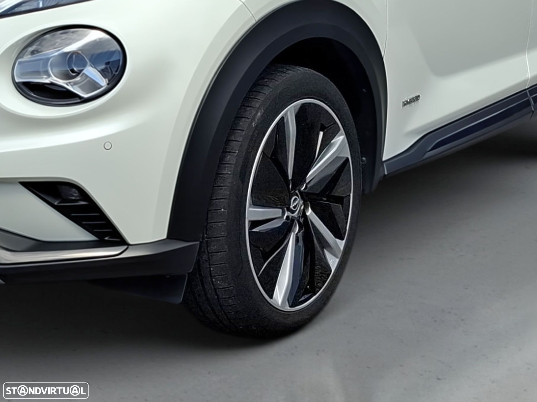 Nissan Juke 1.6 Hybrid N-Design Silver - 11