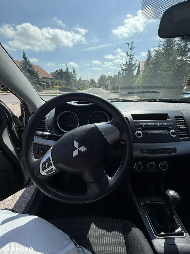 Mitsubishi Lancer - 12