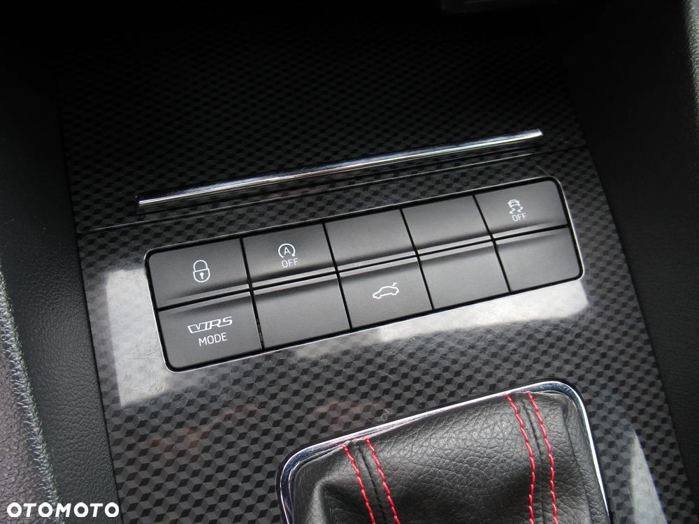 Skoda Octavia 2.0 TDI DSG RS - 34