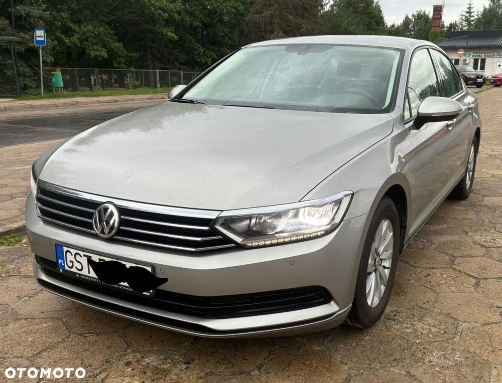 Volkswagen Passat - 1