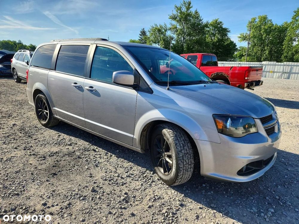 Dodge Grand Caravan - 4