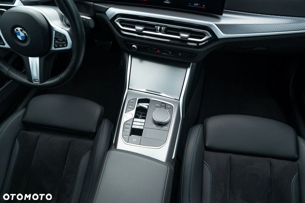 BMW Seria 3 318i M Sport - 24