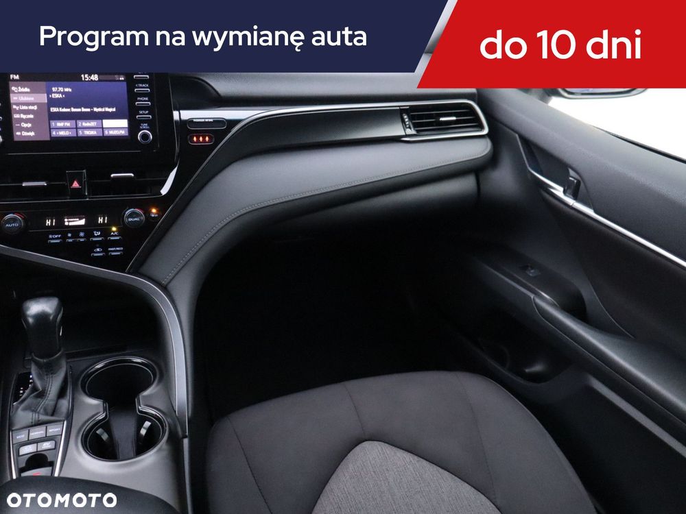Toyota Camry - 10