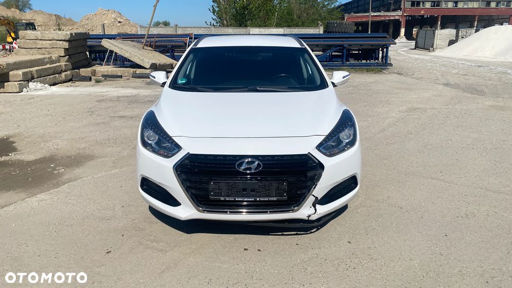 Hyundai i40 Kombi blue 1.6 Family+ - 2