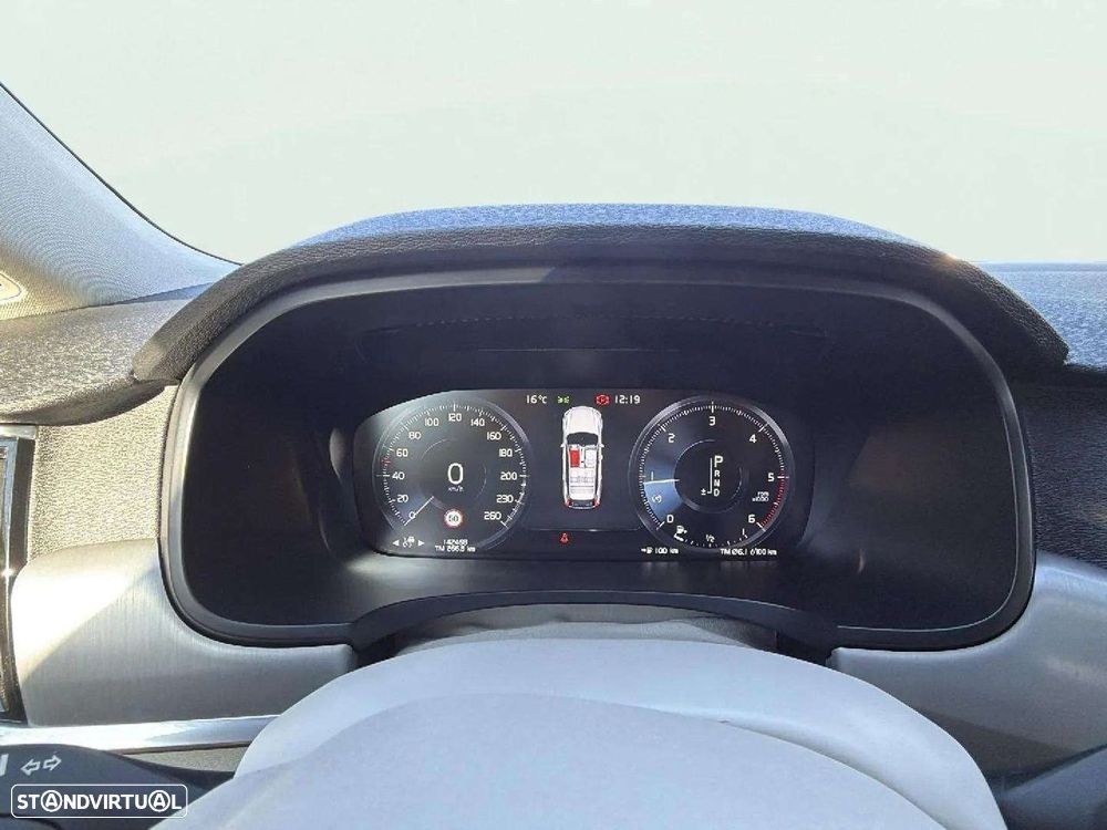 Volvo V90 2.0 D4 Momentum Plus Geartronic - 11