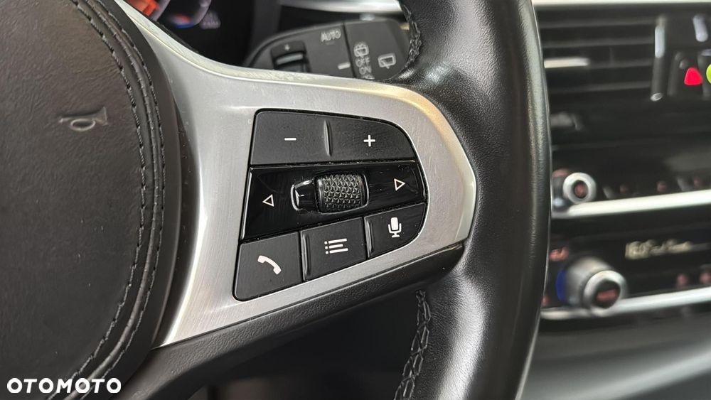 BMW Seria 5 520d mHEV - 26